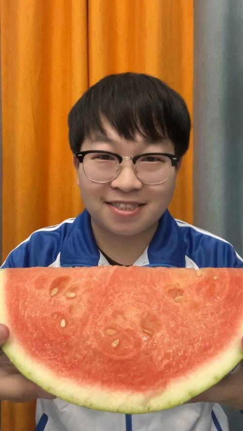 kb沉浸式吃瓜,揭秘KB吃瓜背后的故事