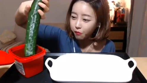 娱乐吃瓜酱的声音在线听